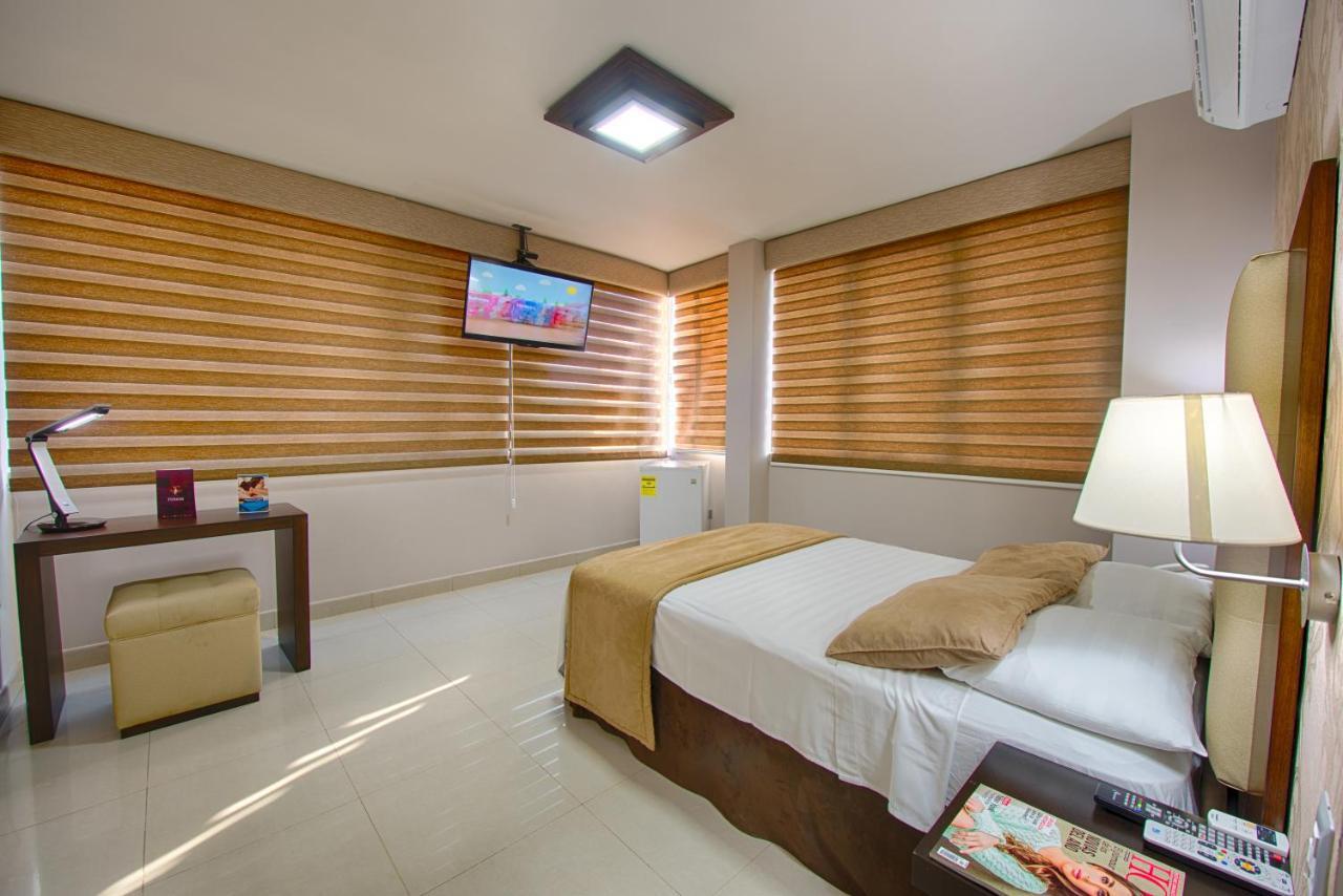 Hotel Veuxor Machala Zewnętrze zdjęcie